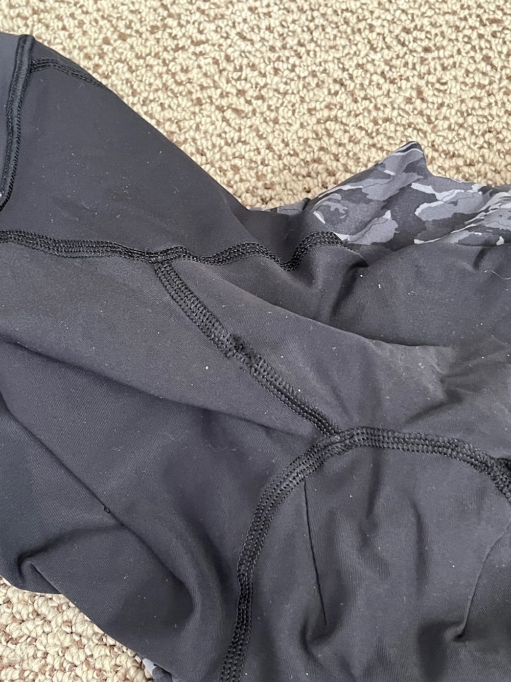 Lululemon men’s short - Picture 4 of 5